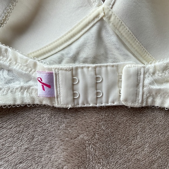 Wacoal Awareness Contour Wireless Bra 856167, Size 38B - Picture 8 of 16